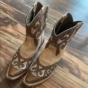 Ariat cowgirl boots